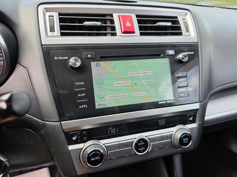 Used 2016 Subaru Outback 2.5i Premium image 11