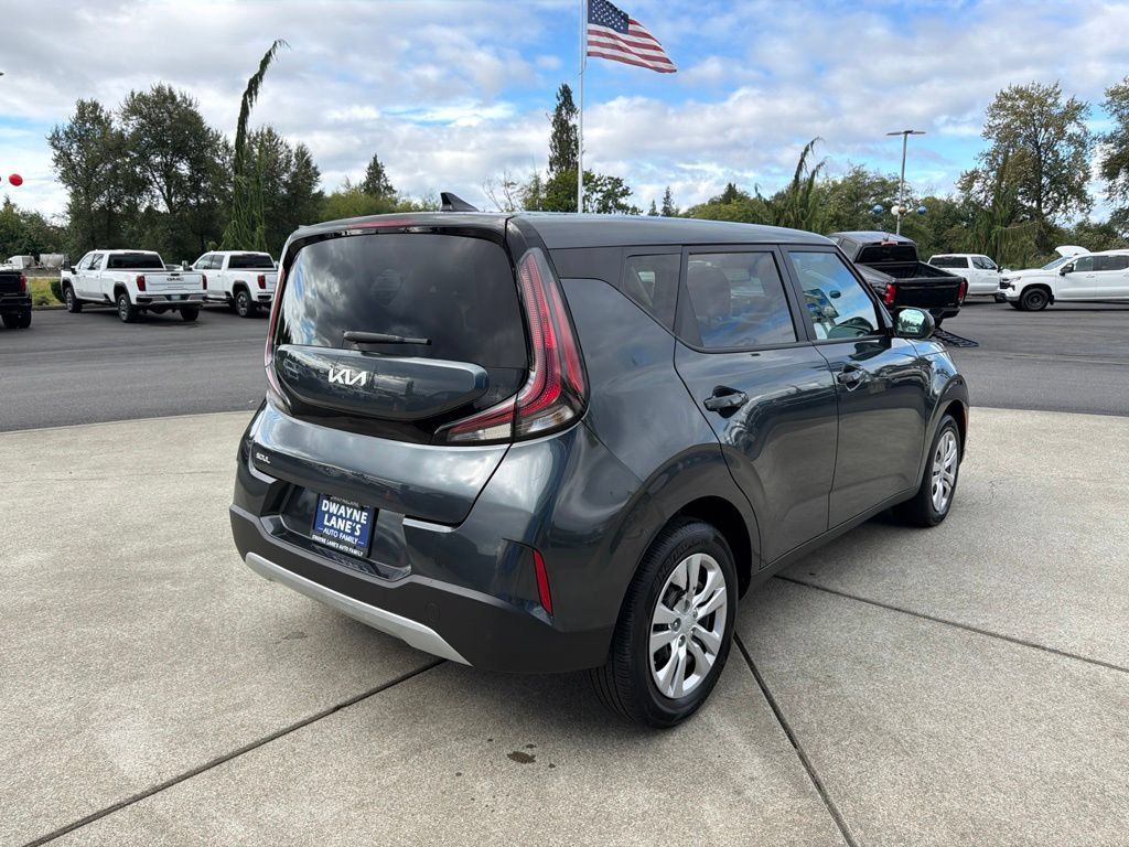 Used 2023 Kia Soul LX FWD image 6