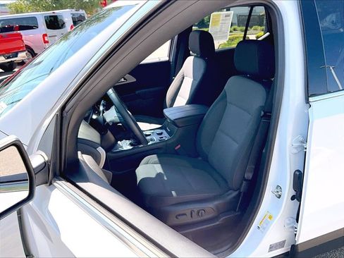 Used 2023 Chevrolet Traverse LT AWD/4WD image 10