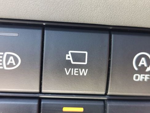 Used 2025 Toyota Highlander Limited image 49