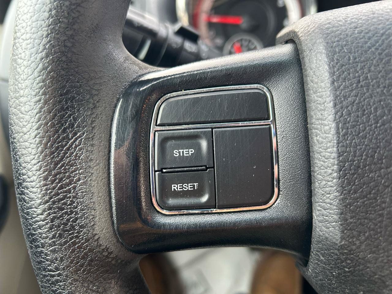 Used 2016 Dodge Grand Caravan SXT FWD image 17