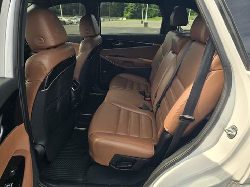 Used 2019 Kia Sorento SX AWD/4WD image 12