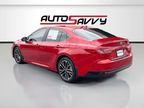 Used 2025 Toyota Camry XLE FWD image 5