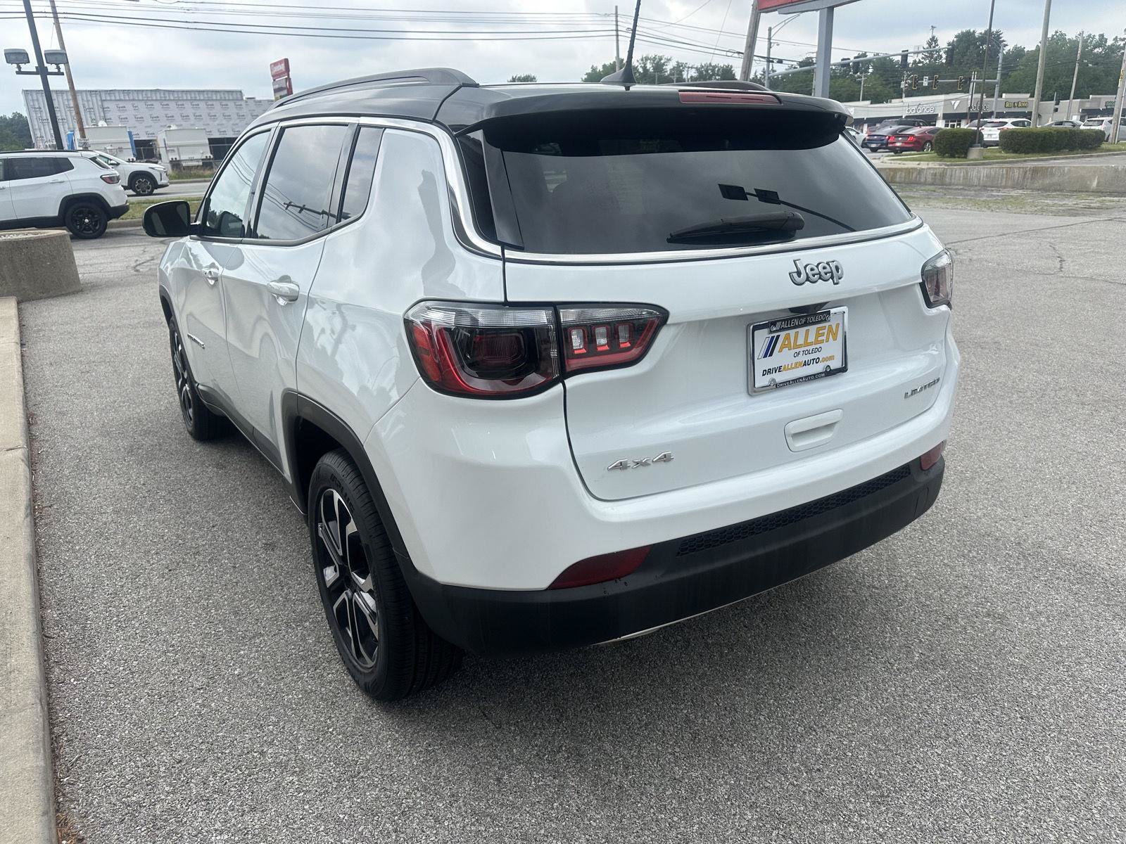 Used 2023 Jeep Compass Limited AWD/4WD image 8