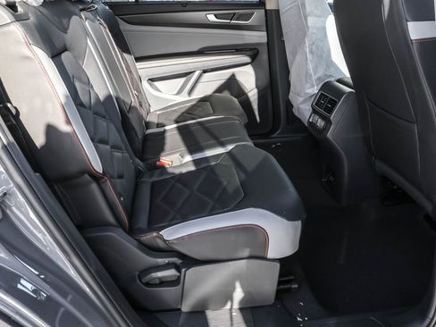 New 2026 Volkswagen Atlas Peak Edition image 39