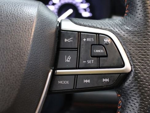 Used 2022 Toyota Sienna XSE w/ XSE Plus Package FWD image 22