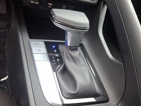 Certified 2024 Hyundai Elantra SEL FWD image 22