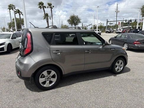 Used 2018 Kia Soul FWD image 2