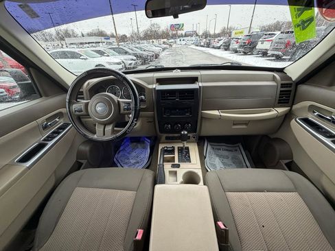 Used 2012 Jeep Liberty Sport image 14
