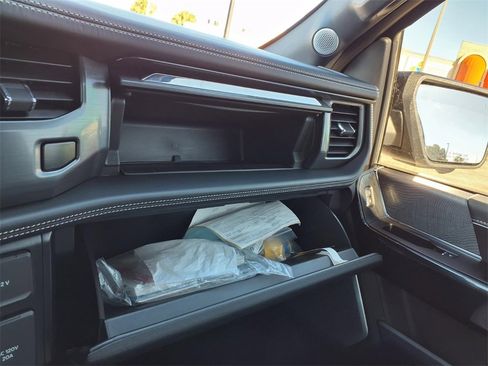 Used 2024 Ford F150 Lightning Platinum image 35