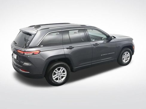 Used 2024 Jeep Grand Cherokee Laredo RWD image 28