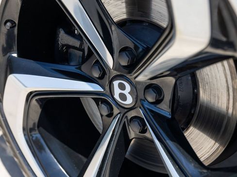 Certified 2023 Bentley Bentayga AWD/4WD image 22