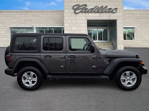 Used 2022 Jeep Wrangler Unlimited Sport image 9