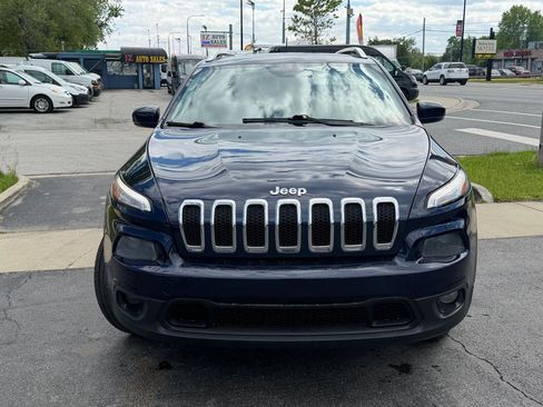Used 2016 Jeep Cherokee Limited AWD/4WD image 2
