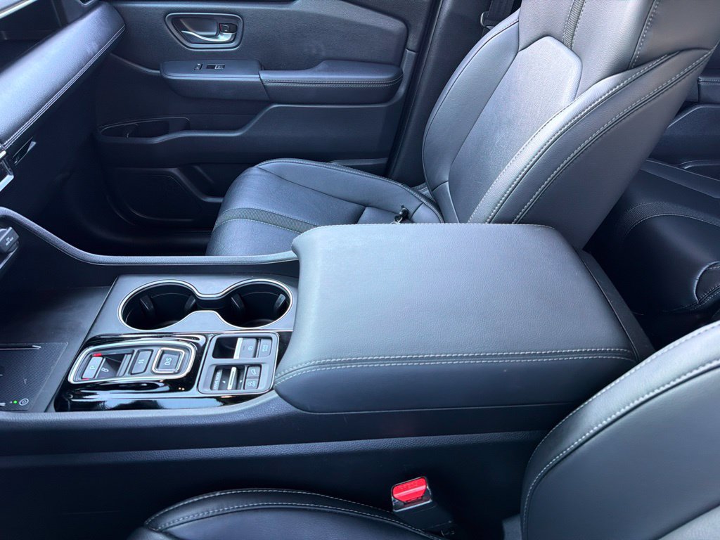 Used 2024 Honda Pilot Touring image 13