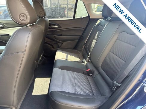 Used 2024 Chevrolet Trax LT w/ LT Convenience Package FWD image 14