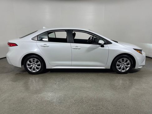 Certified 2024 Toyota Corolla LE image 2