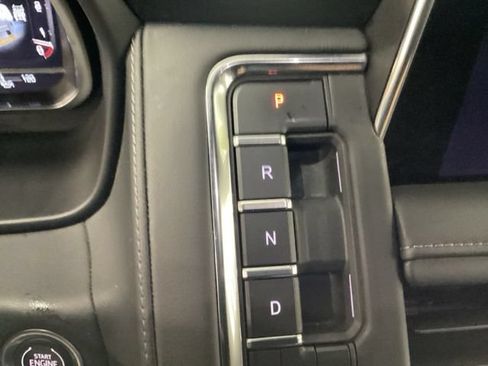 Used 2023 GMC Yukon SLE w/ Gmc Pro Safety Plus Package AWD/4WD image 18