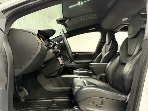 Used 2019 Tesla Model X 100D image 15
