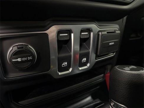 Used 2021 Jeep Wrangler Sport image 21