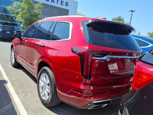 Used 2024 Cadillac XT6 Luxury FWD image 3
