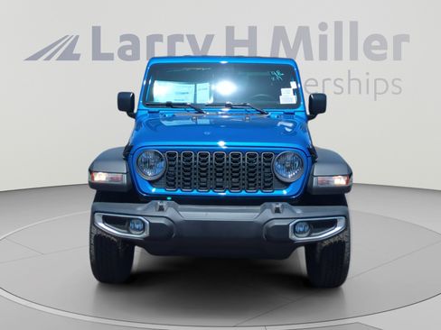 New 2026 Jeep Gladiator Sport AWD/4WD image 8