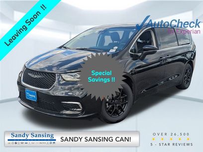 Used 2023 Chrysler Pacifica Touring-L