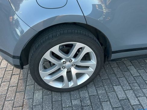 Used 2020 Land Rover Range Rover Evoque First Edition image 8