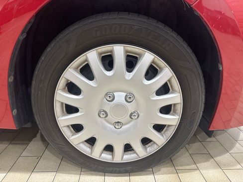 Used 2016 Toyota Corolla LE FWD image 5