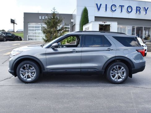 New 2026 Ford Explorer Active w/ Active Comfort Package AWD/4WD image 2