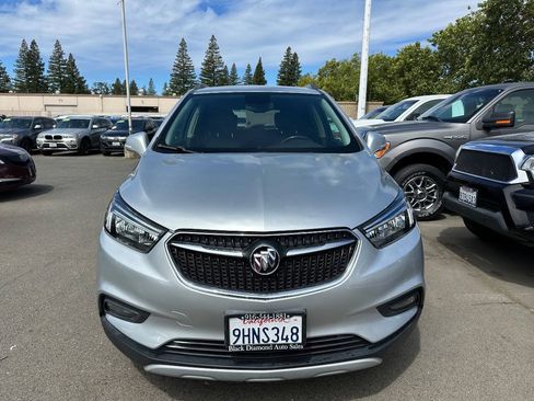 Used 2020 Buick Encore Essence AWD/4WD image 2