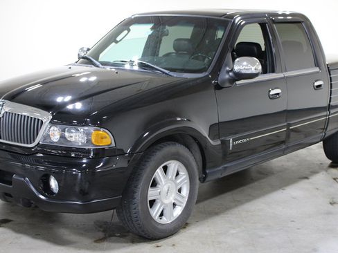Used 2002 Lincoln Blackwood RWD image 24