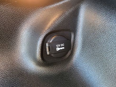 Used 2019 Jeep Cherokee Latitude Plus image 13