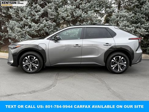 Used 2025 Toyota bZ4X FWD image 4