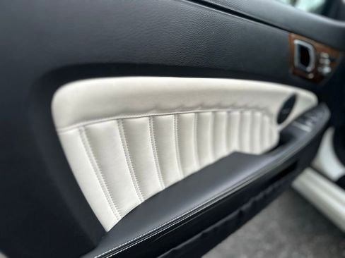 Used 2020 Mercedes-Benz SLC 300 image 38