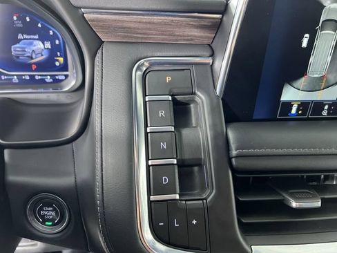 Certified 2024 Chevrolet Tahoe Z71 w/ Luxury Package AWD/4WD image 16