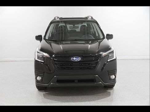 Used 2023 Subaru Forester Premium AWD/4WD image 2