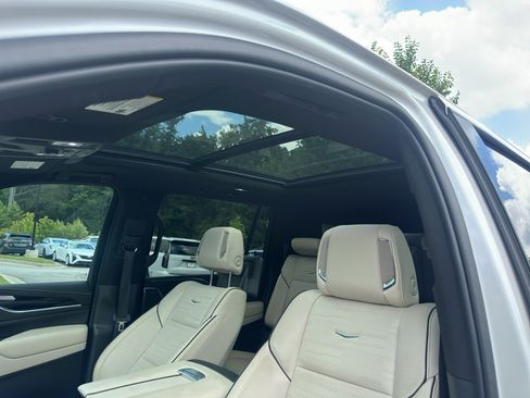 Used 2021 Cadillac Escalade ESV Sport w/ Driver Assist Tech Package AWD/4WD image 9