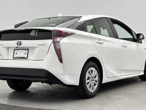 Used 2017 Toyota Prius Two FWD image 7