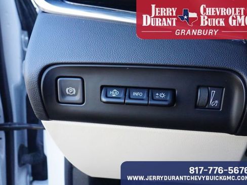 Used 2024 Buick Enclave Avenir w/ Avenir Technology Package image 17