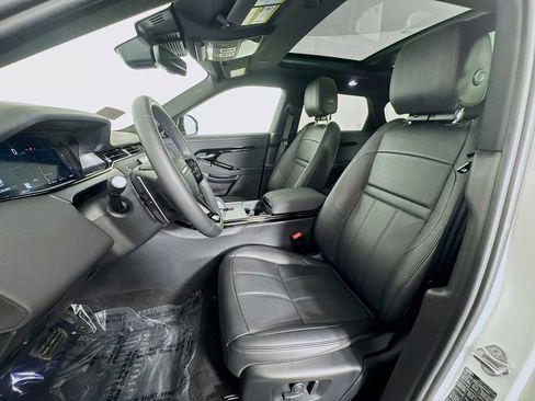 Used 2025 Land Rover Range Rover Evoque S image 11