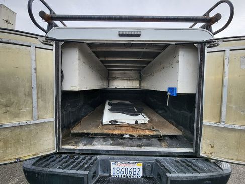 Used 2017 Nissan Titan S image 19