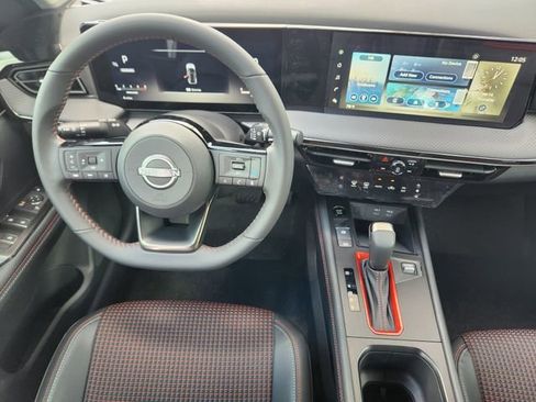 New 2025 Nissan Kicks SR image 21