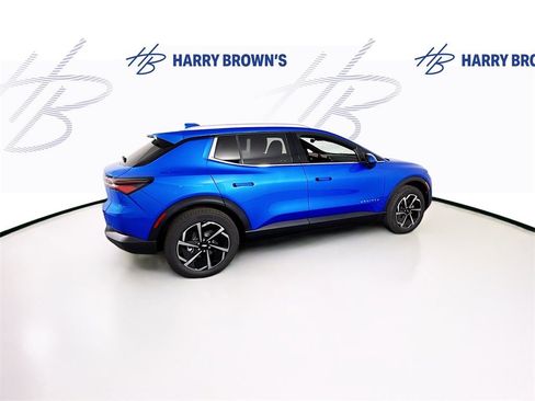 New 2026 Chevrolet Equinox EV LT image 32