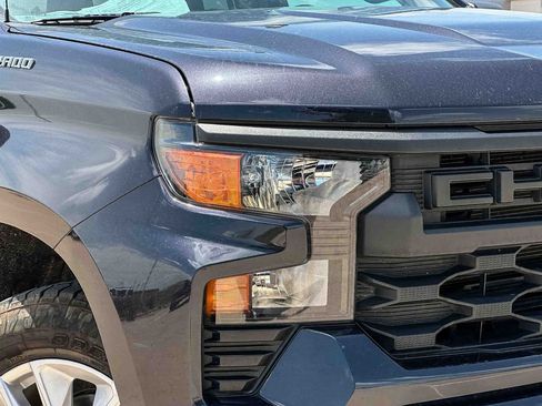 Used 2023 Chevrolet Silverado 1500 Custom AWD/4WD image 10