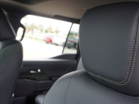 Used 2024 Lexus GX 550 AWD/4WD image 25