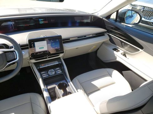 New 2026 Lincoln Nautilus Premier AWD/4WD image 16