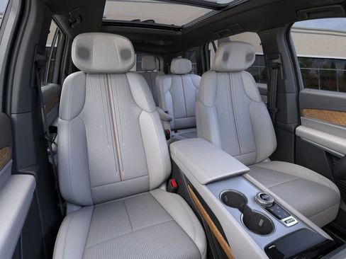 New 2026 Cadillac Vistiq Sport w/ LPO, Floor Liner Package image 16