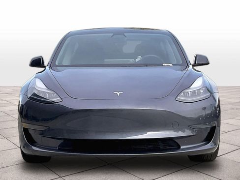 Used 2023 Tesla Model 3 Standard Range RWD image 3