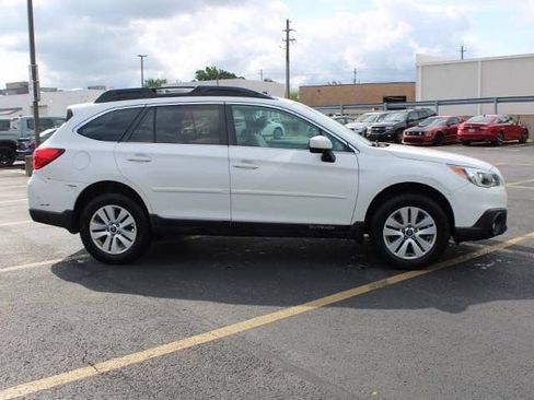 Used 2016 Subaru Outback 2.5i Premium AWD/4WD image 5